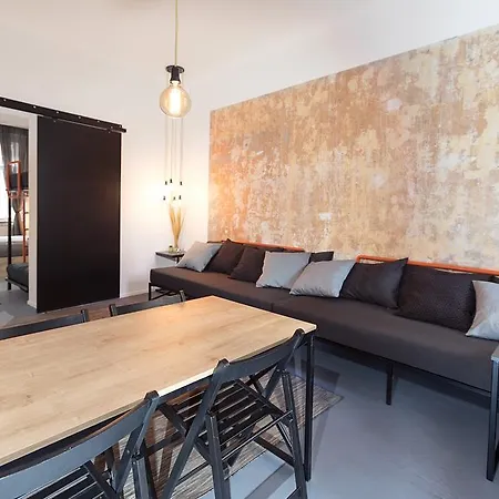 Apartament Maya *